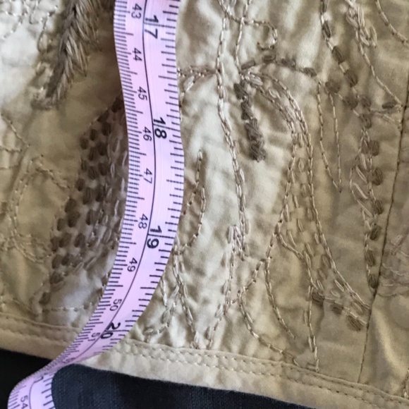 Tahari blazer - Picture 9 of 9